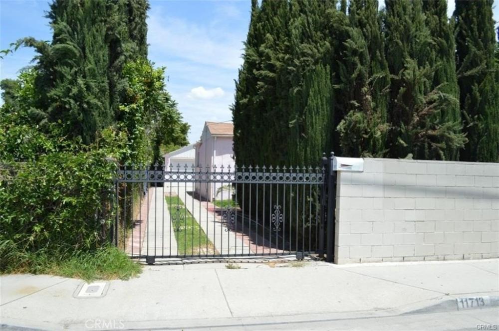 Currently Displayed Property Photo