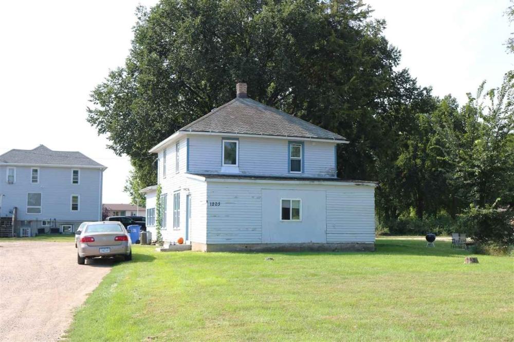Currently Displayed Property Photo