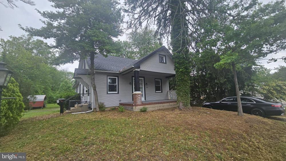 Currently Displayed Property Photo