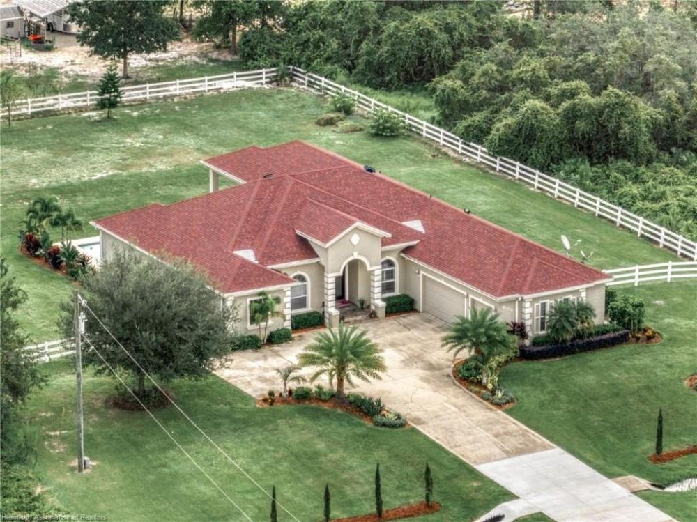 Currently Displayed Property Photo