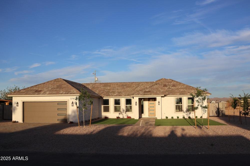 Currently Displayed Property Photo