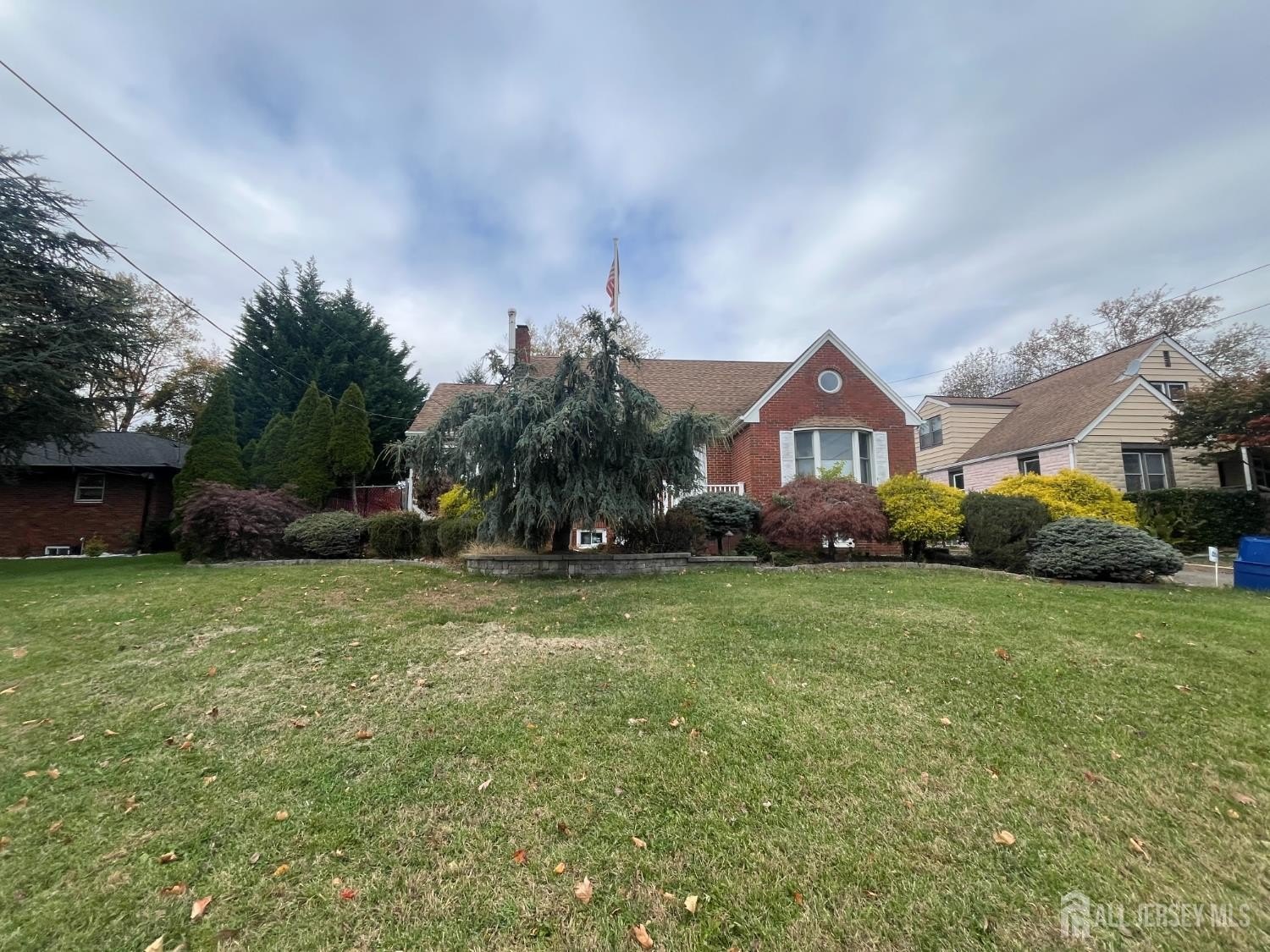 Currently Displayed Property Photo