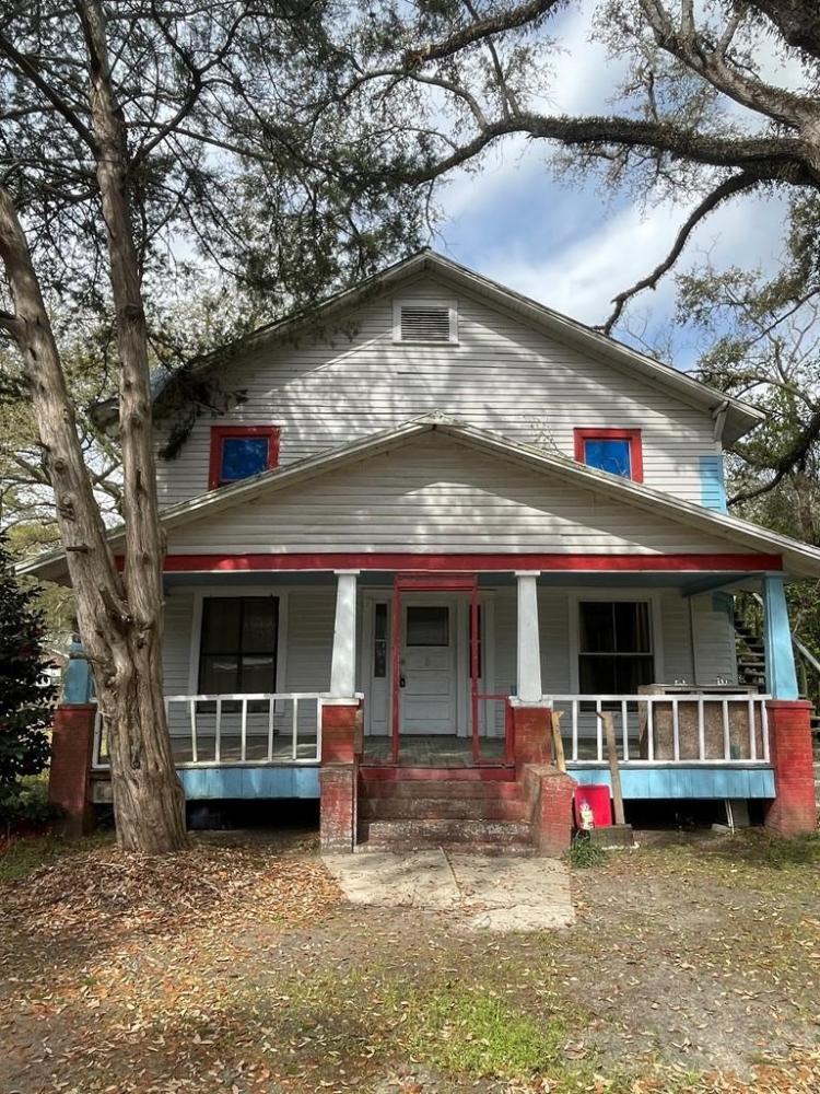 Currently Displayed Property Photo
