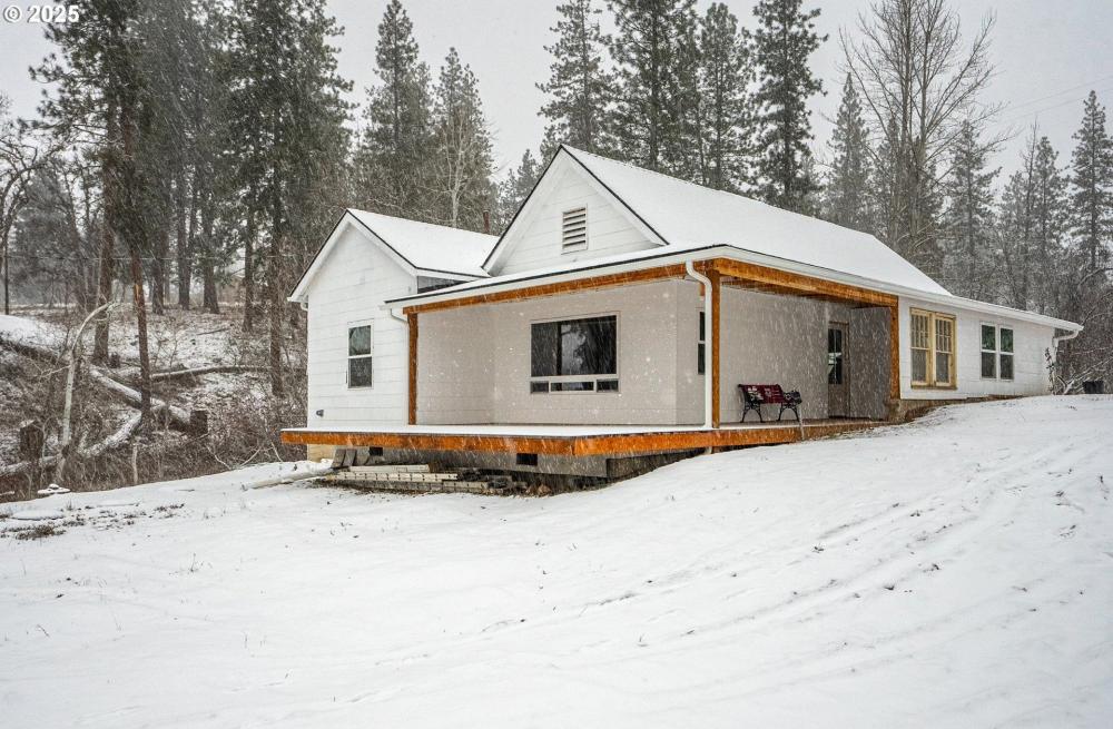 Currently Displayed Property Photo