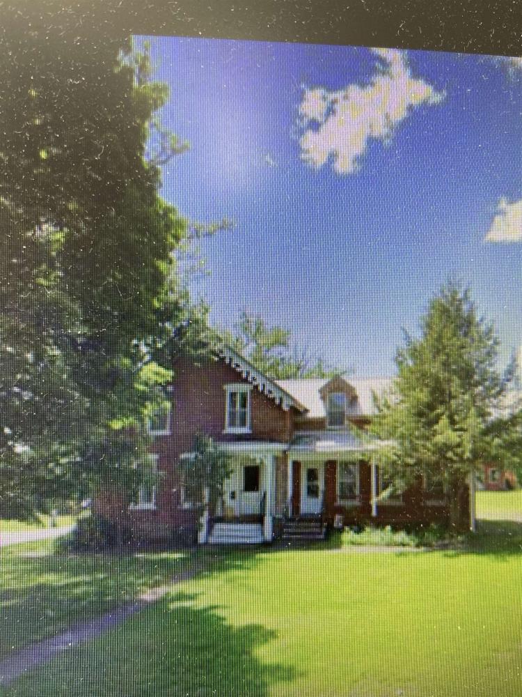 Currently Displayed Property Photo
