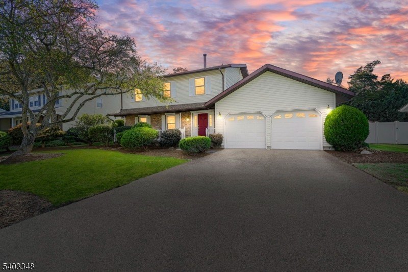 Currently Displayed Property Photo