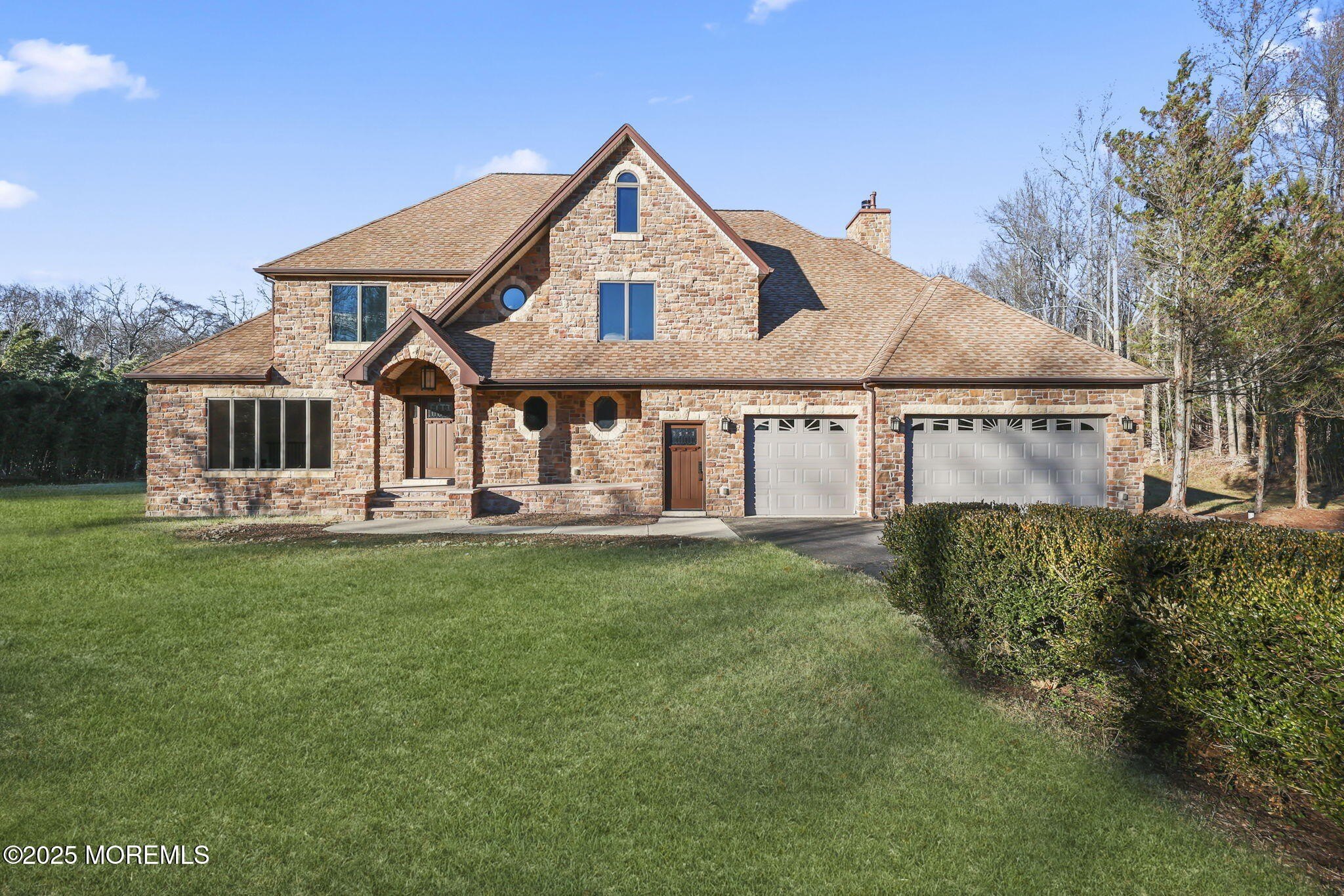 Currently Displayed Property Photo