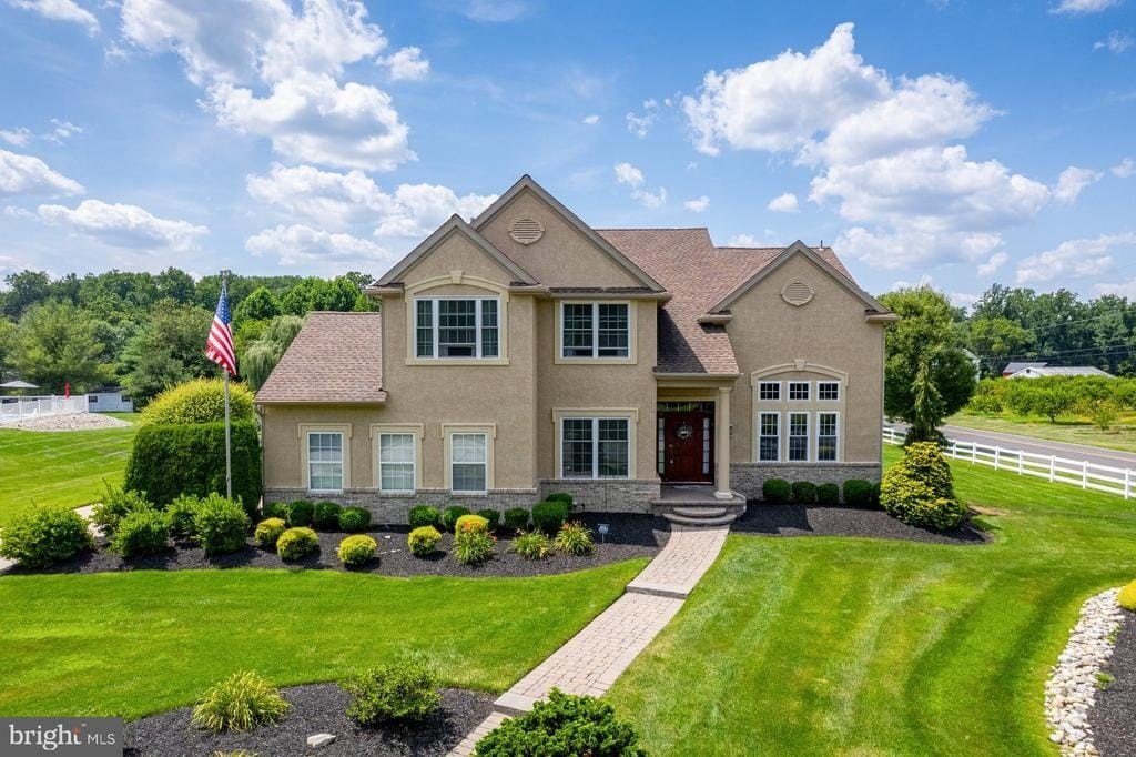 Currently Displayed Property Photo