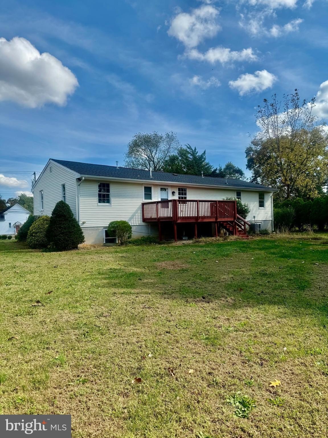 Currently Displayed Property Photo