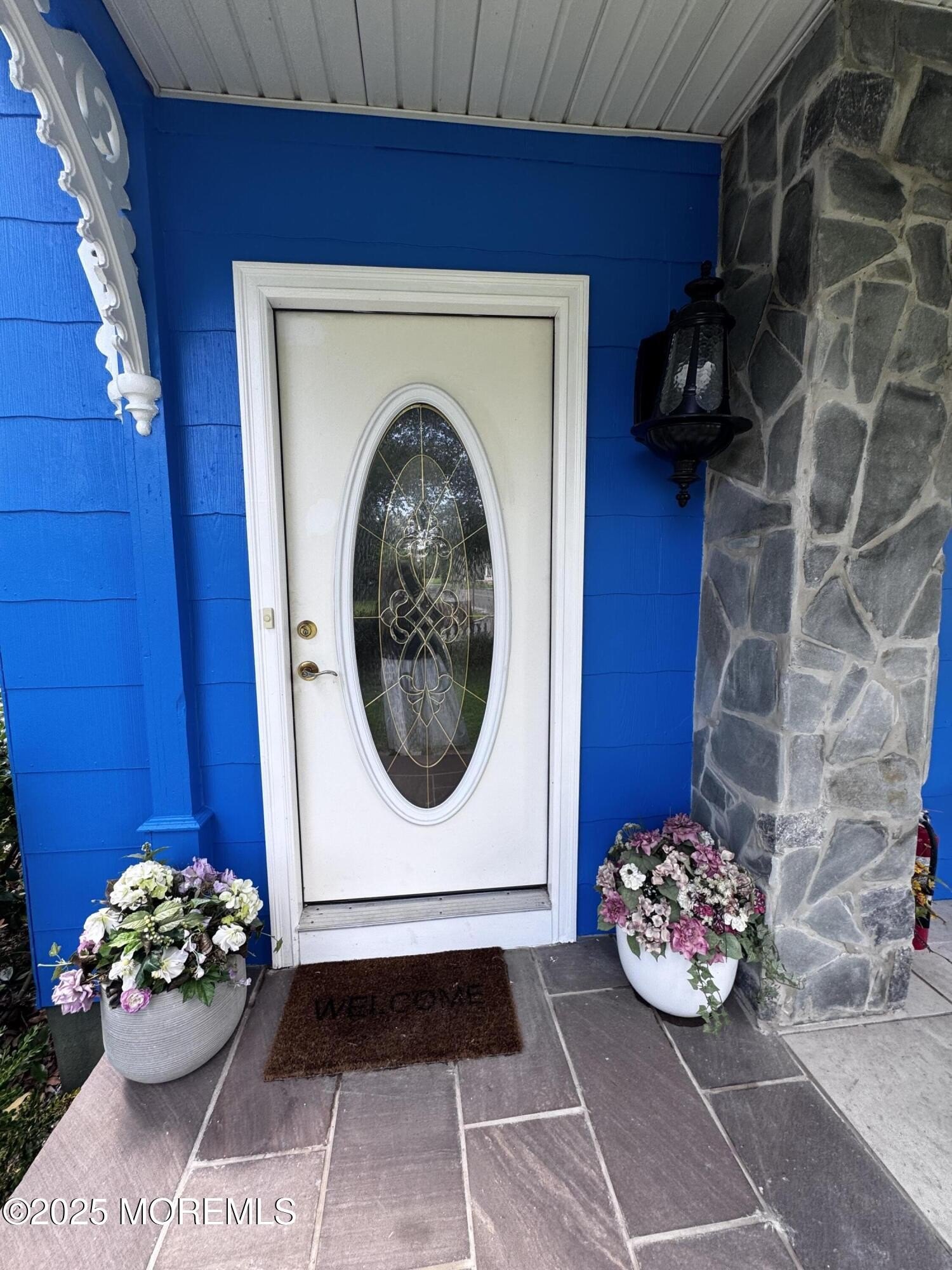 Currently Displayed Property Photo