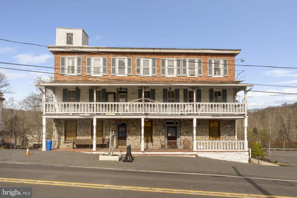 Currently Displayed Property Photo