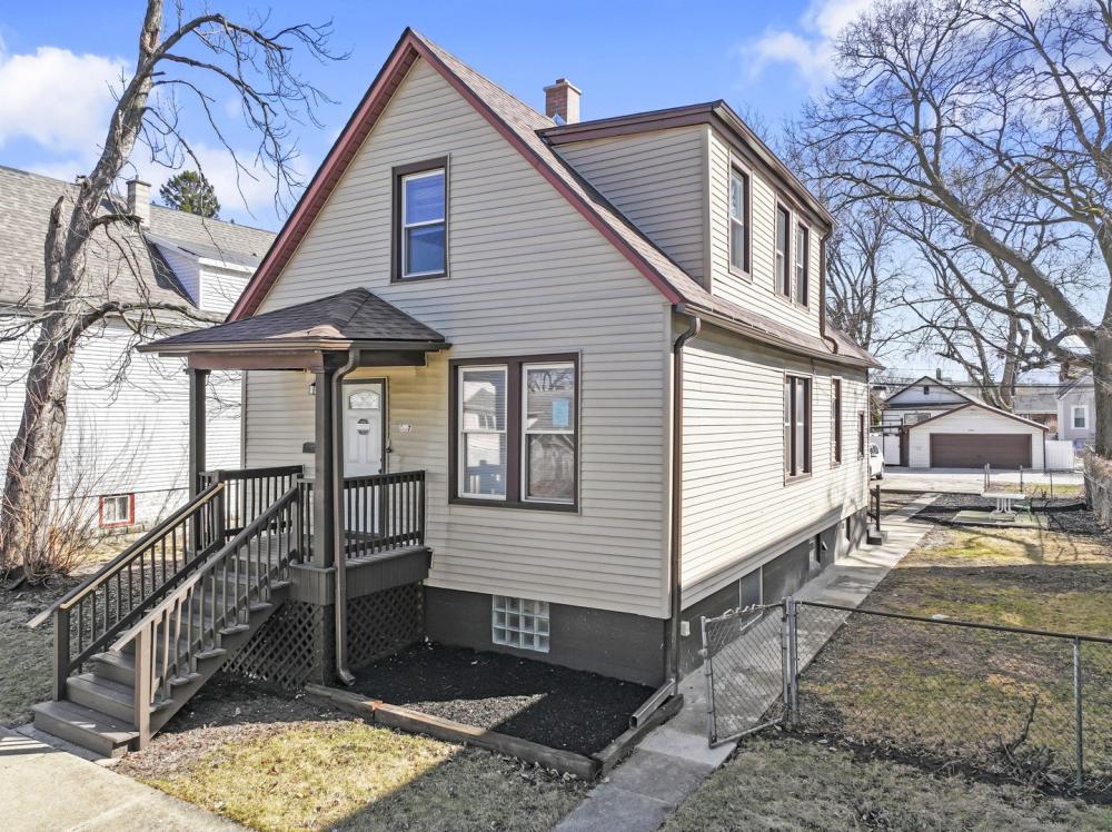 Currently Displayed Property Photo