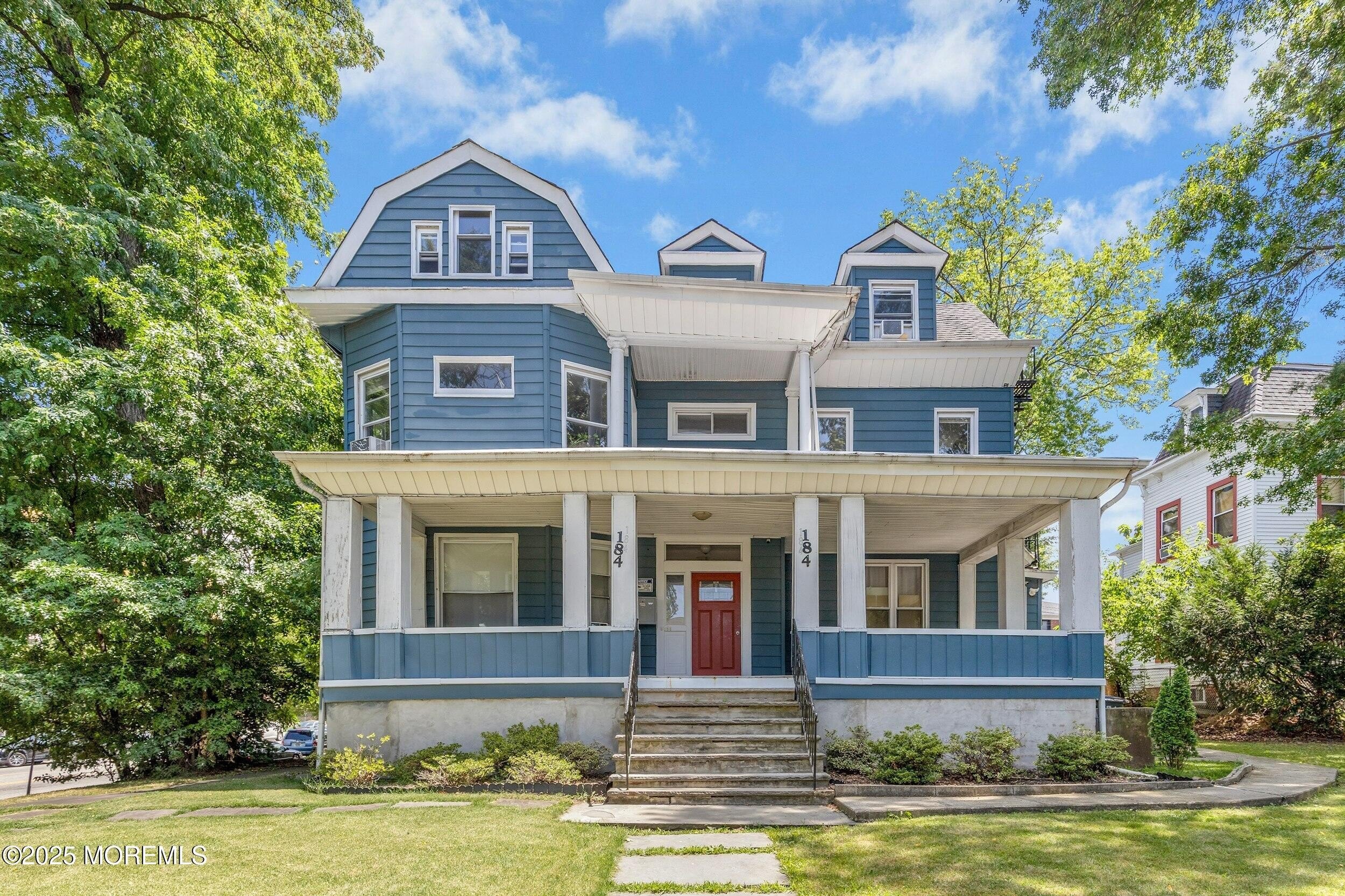 Currently Displayed Property Photo