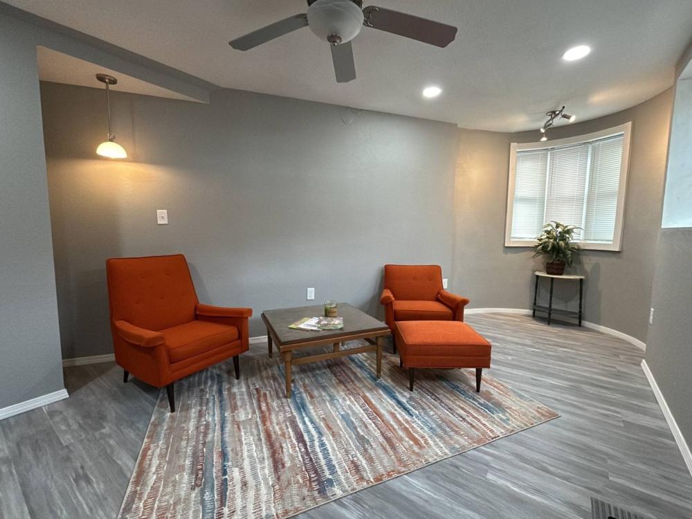 Currently Displayed Property Photo