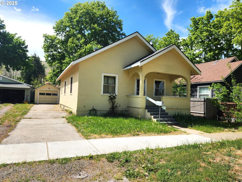 Currently Displayed Property Photo