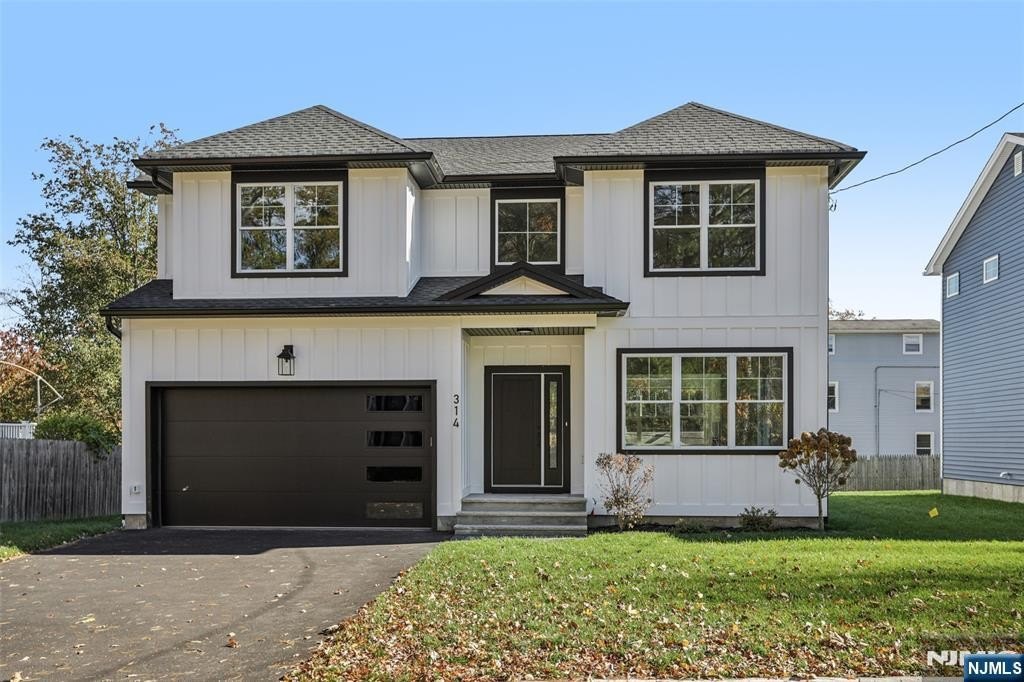 Currently Displayed Property Photo