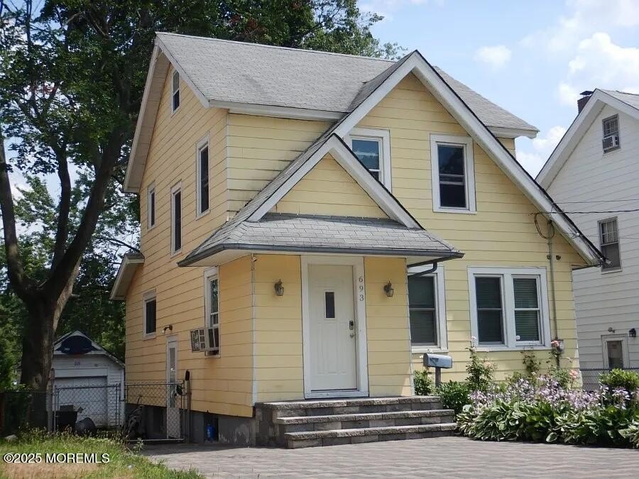 Currently Displayed Property Photo