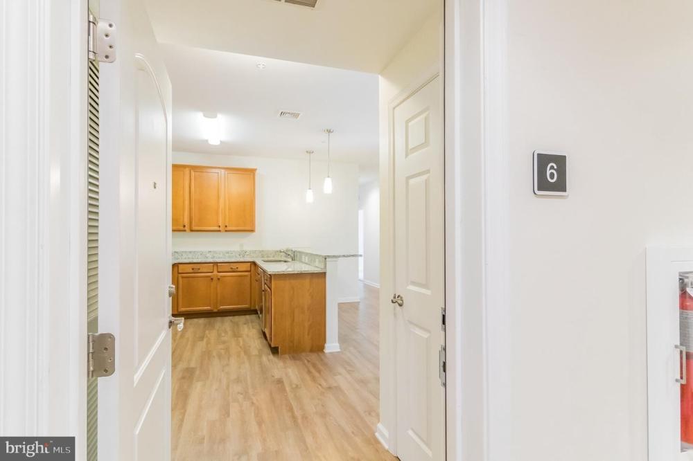 Currently Displayed Property Photo