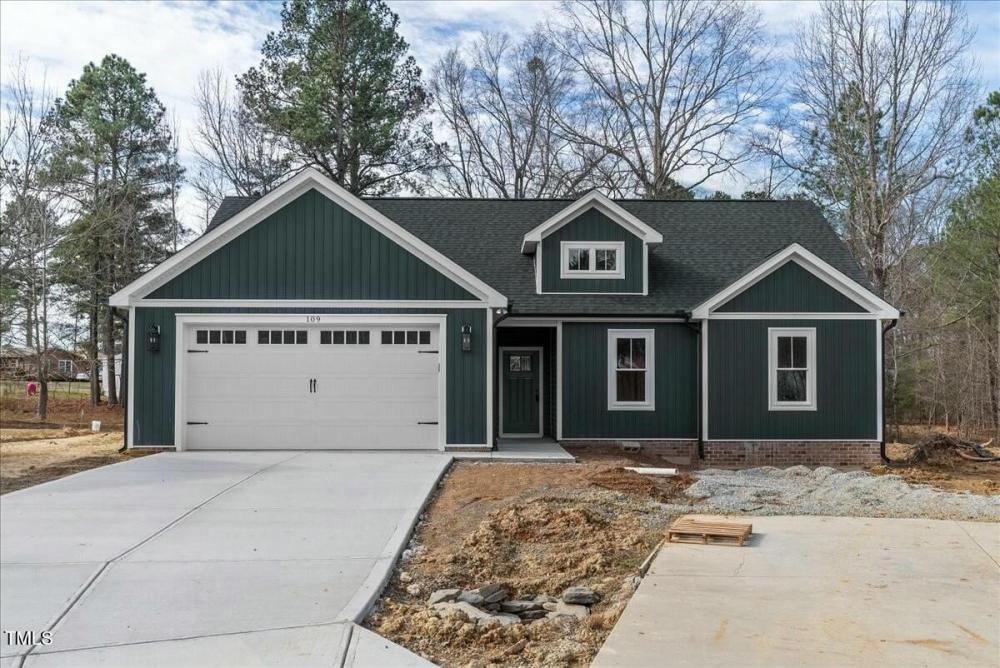 Currently Displayed Property Photo