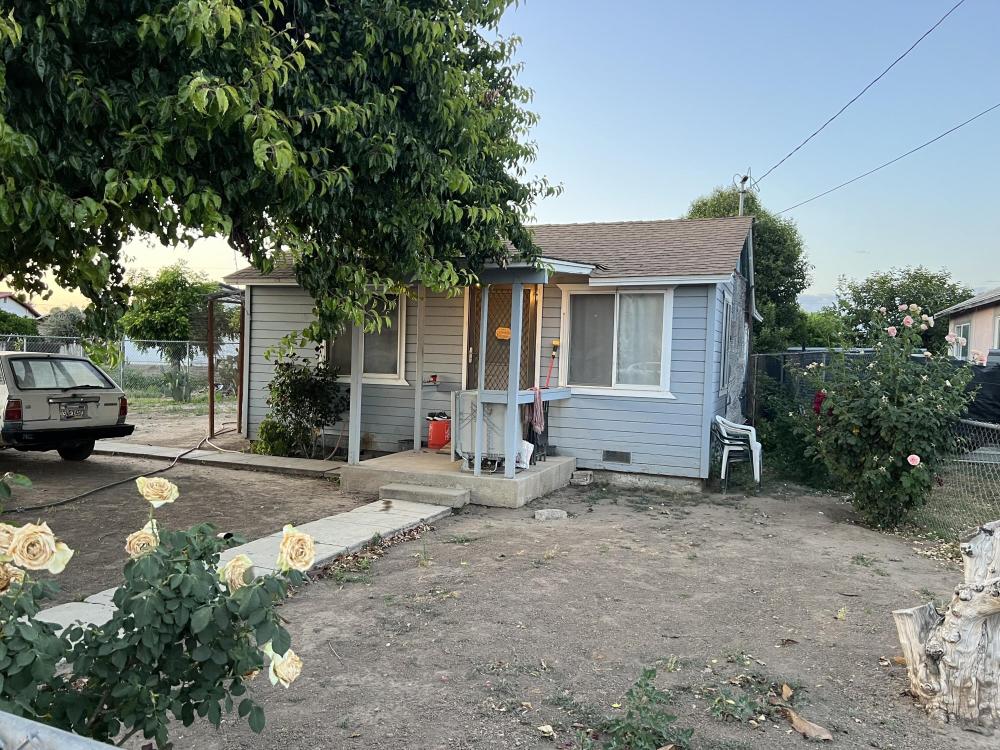 Currently Displayed Property Photo