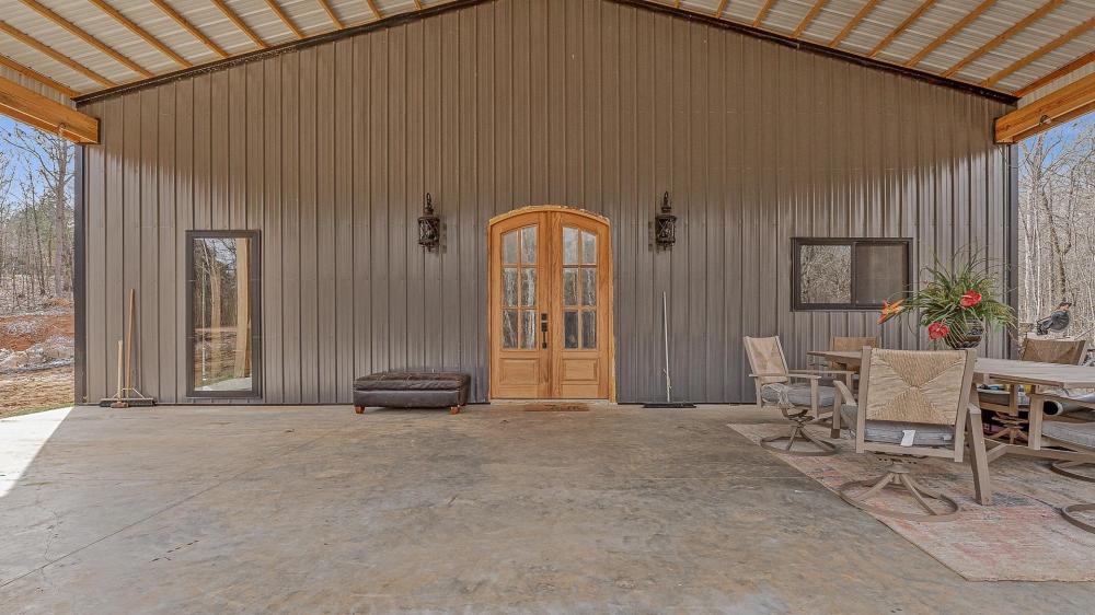 Currently Displayed Property Photo
