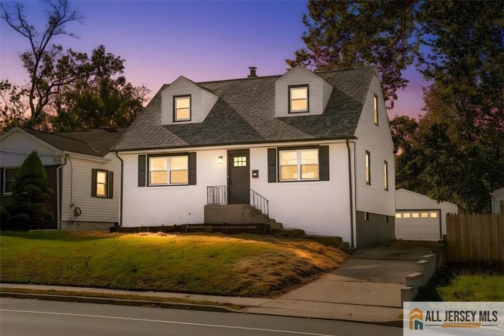 Currently Displayed Property Photo