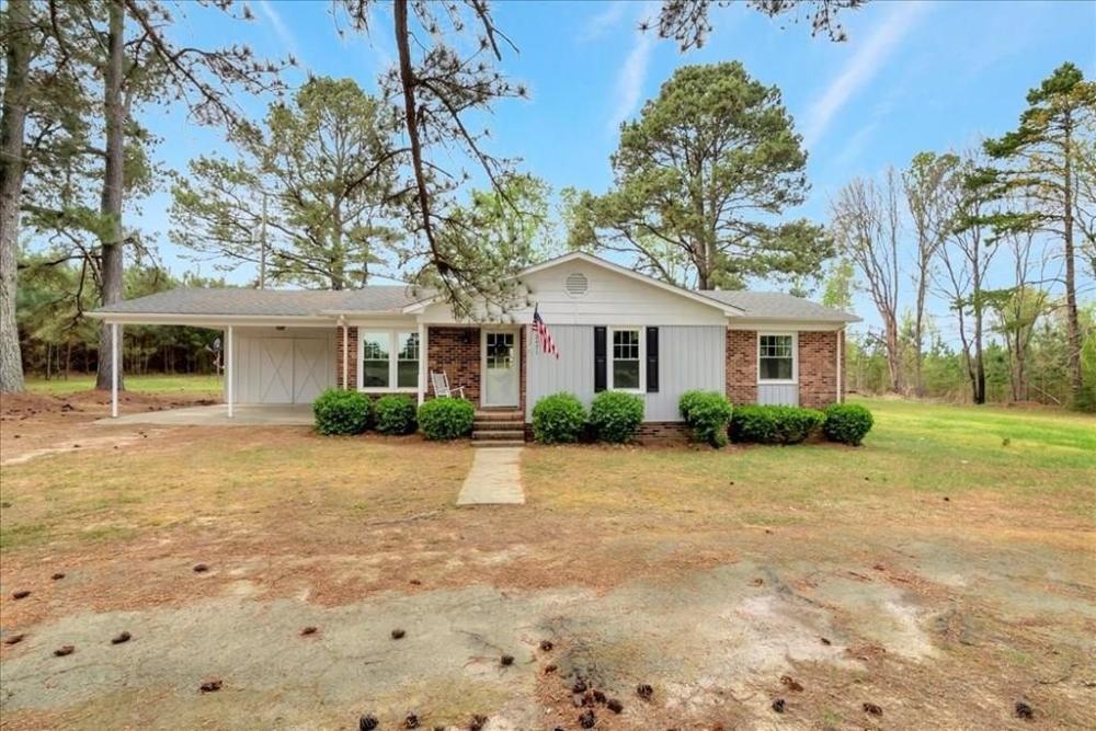 Currently Displayed Property Photo