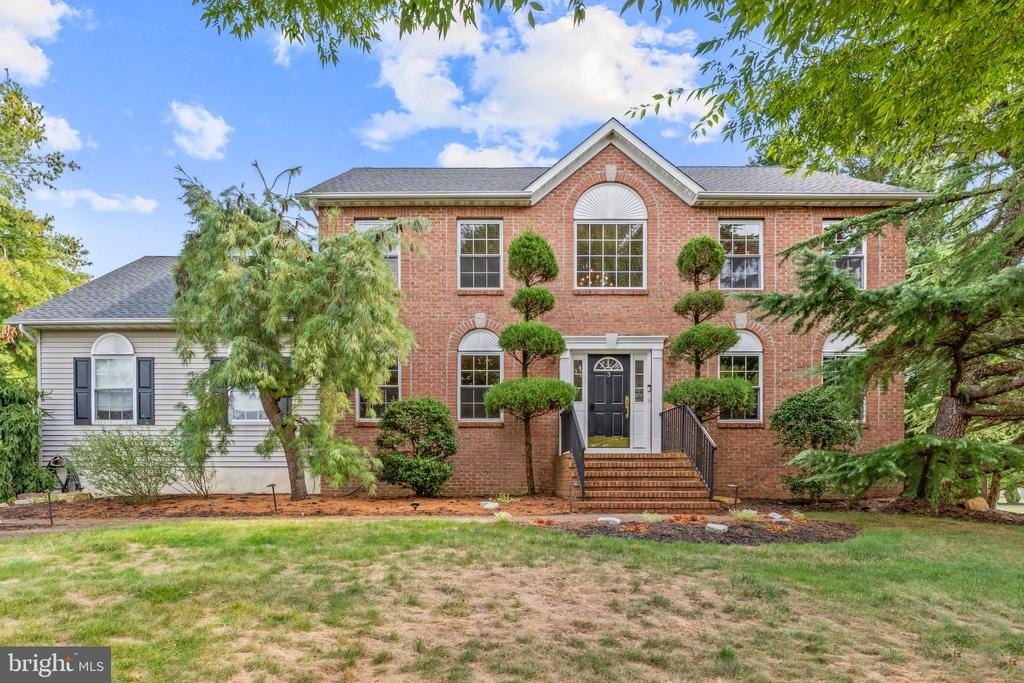 Currently Displayed Property Photo