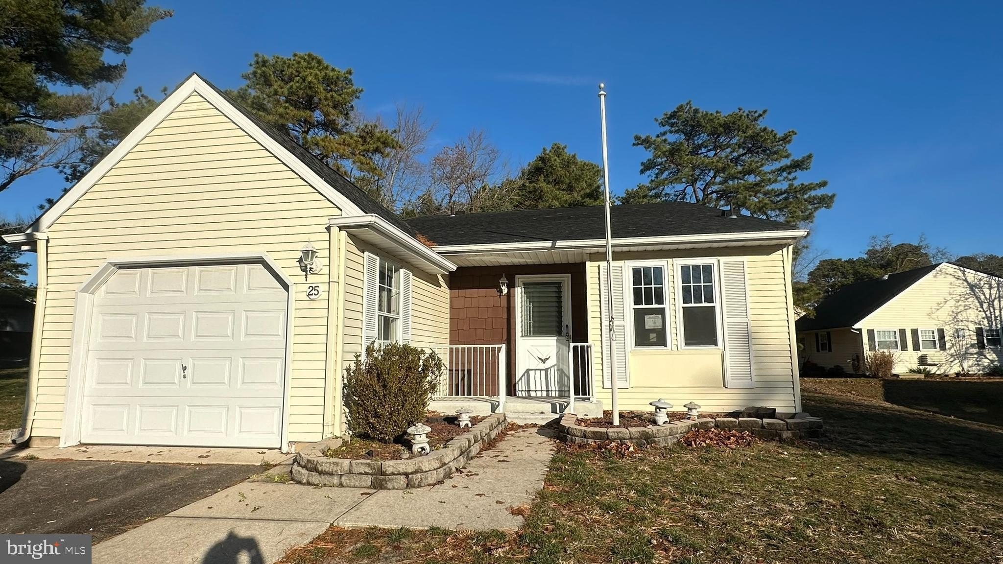 Currently Displayed Property Photo