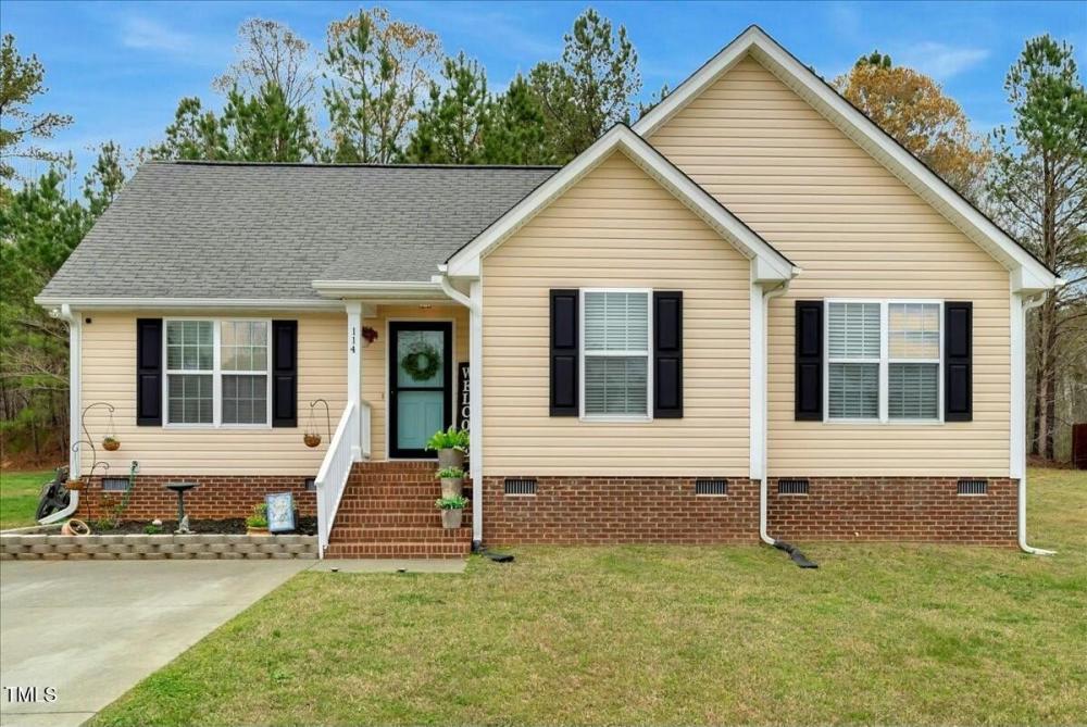 Currently Displayed Property Photo