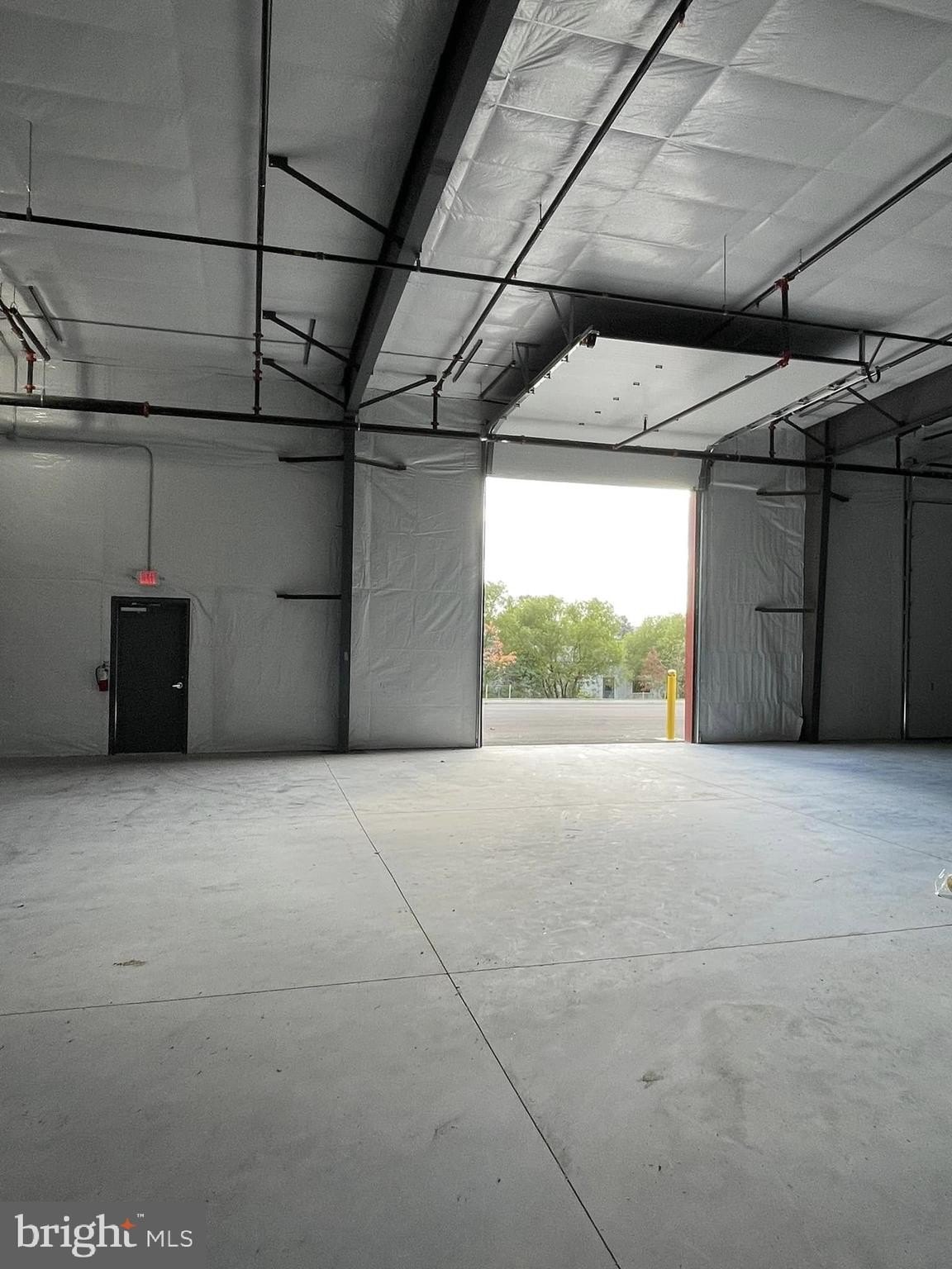 Currently Displayed Property Photo