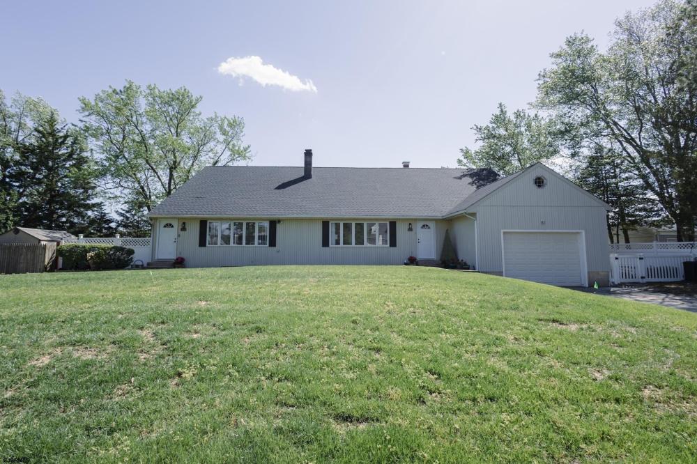 Currently Displayed Property Photo
