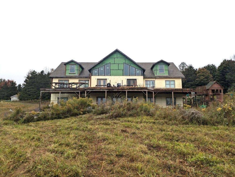 Currently Displayed Property Photo