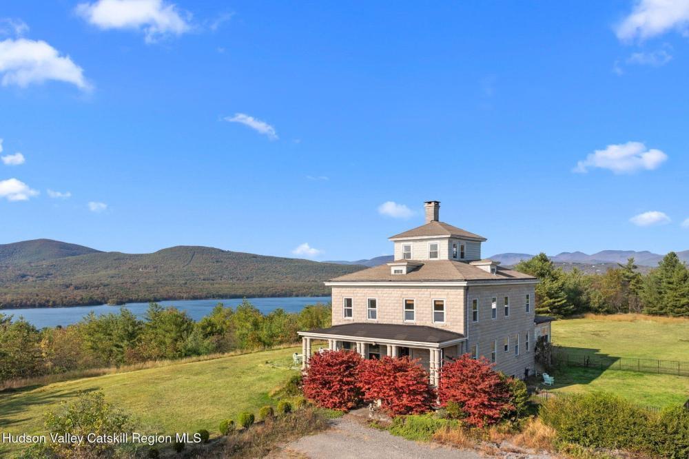 Currently Displayed Property Photo