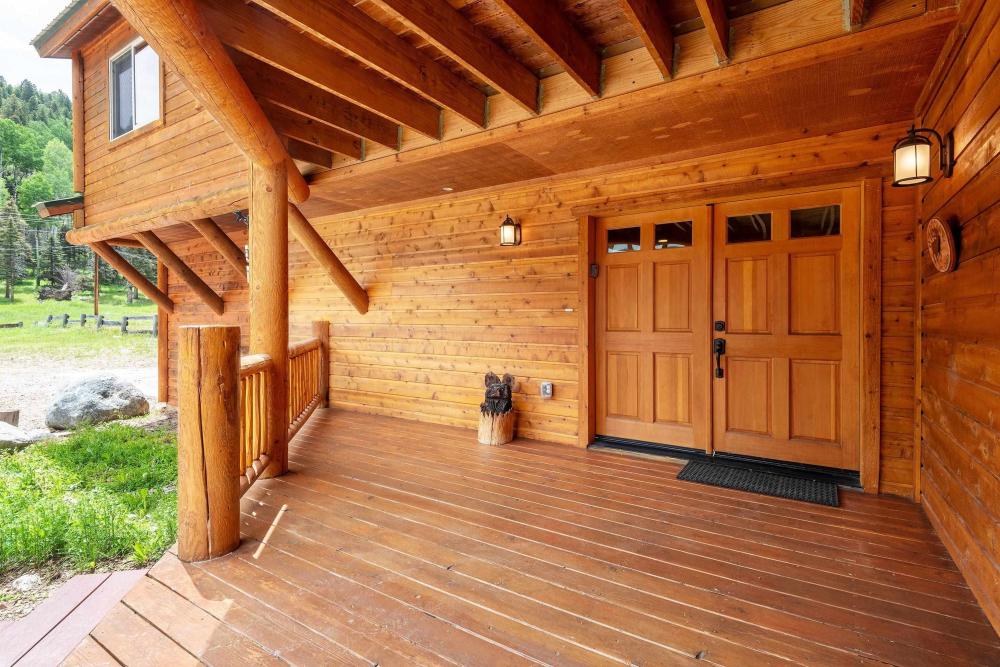 Currently Displayed Property Photo