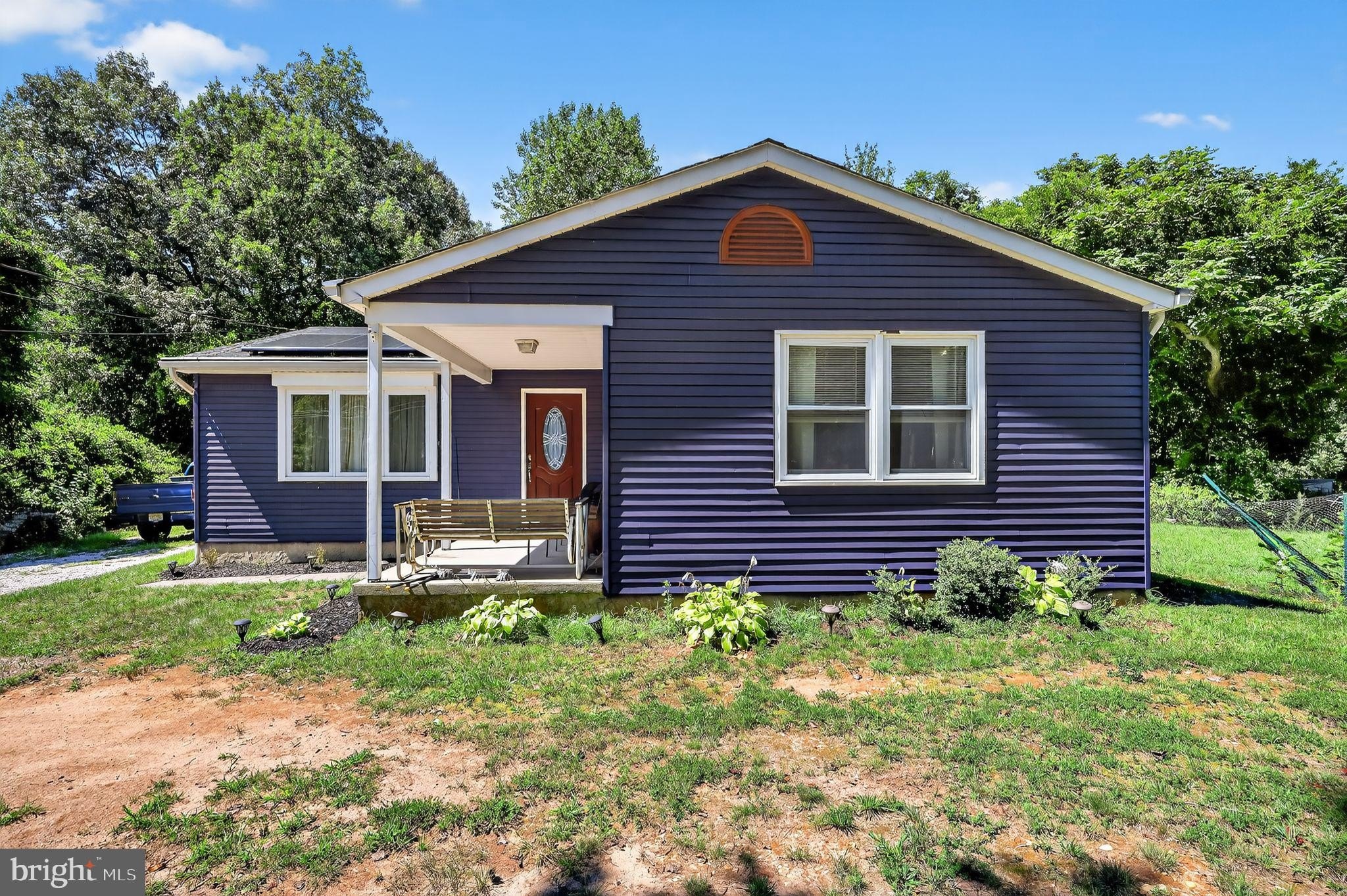 Currently Displayed Property Photo