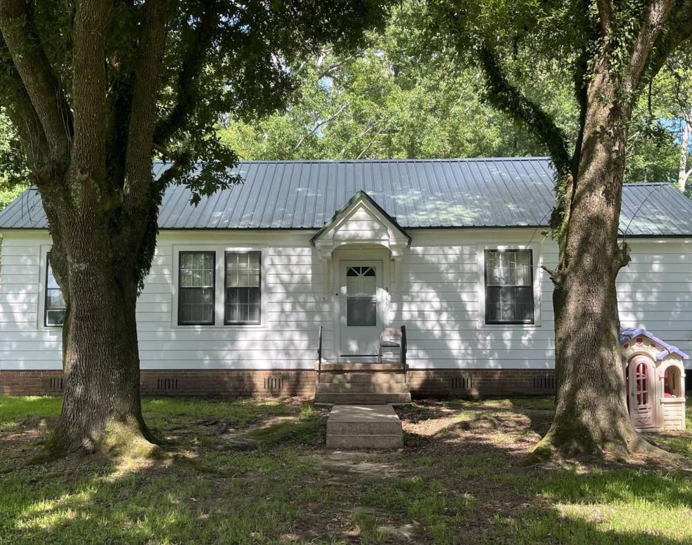Currently Displayed Property Photo