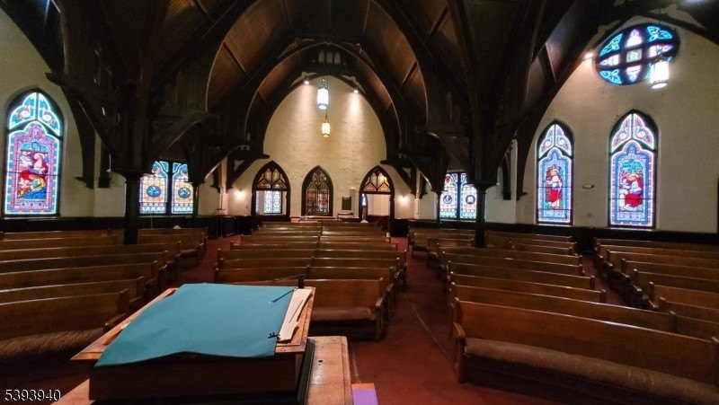 Currently Displayed Property Photo