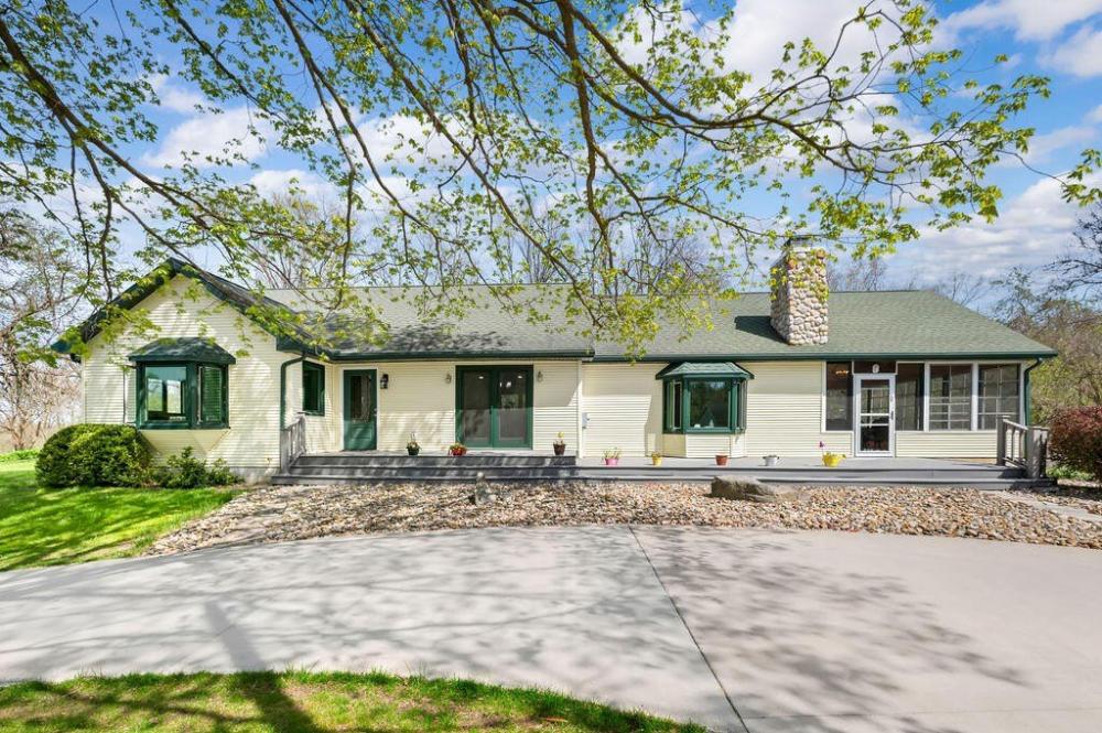 Currently Displayed Property Photo