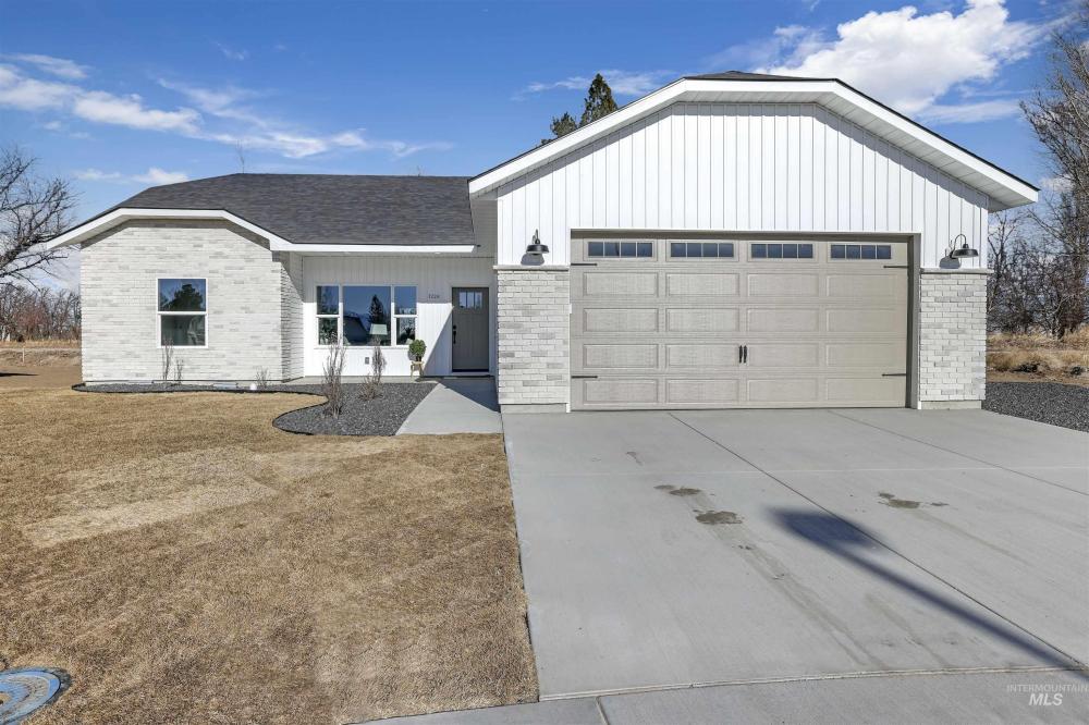 Currently Displayed Property Photo