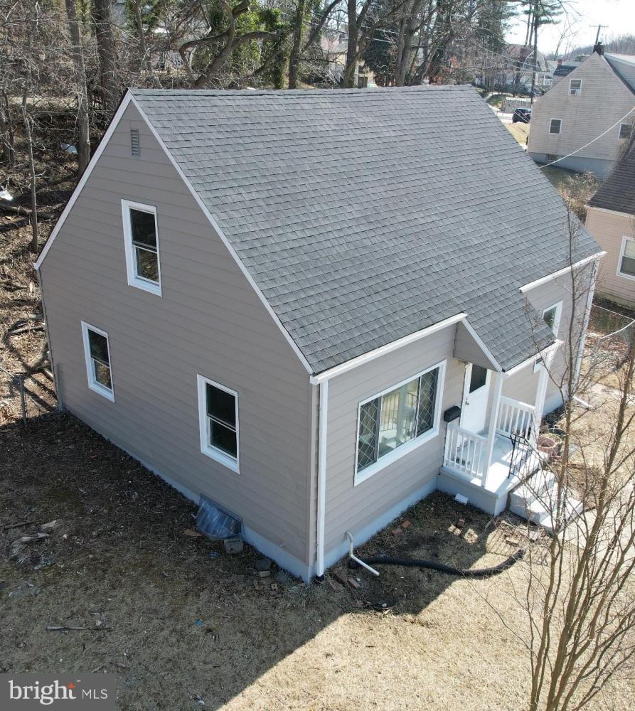 Currently Displayed Property Photo