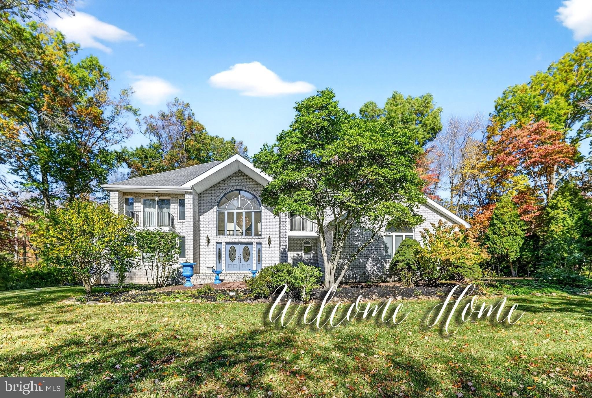 Currently Displayed Property Photo