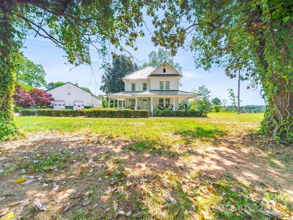 Currently Displayed Property Photo