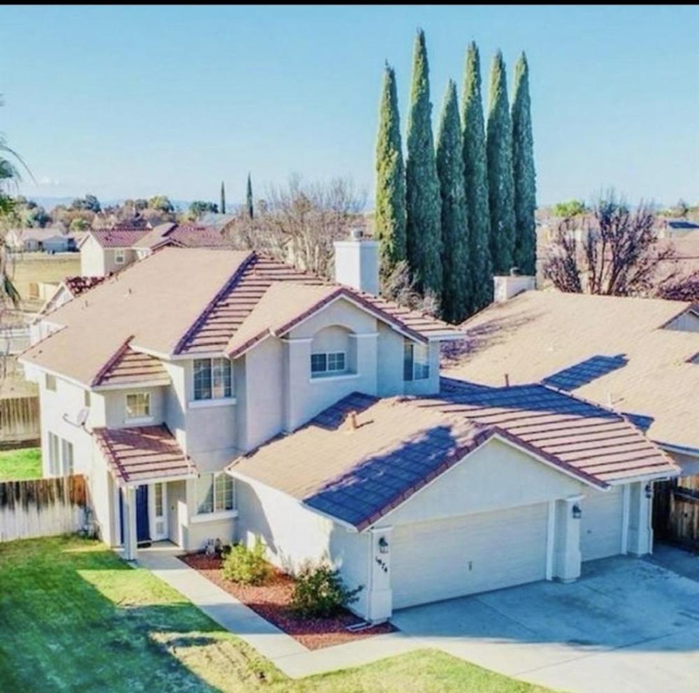 Currently Displayed Property Photo