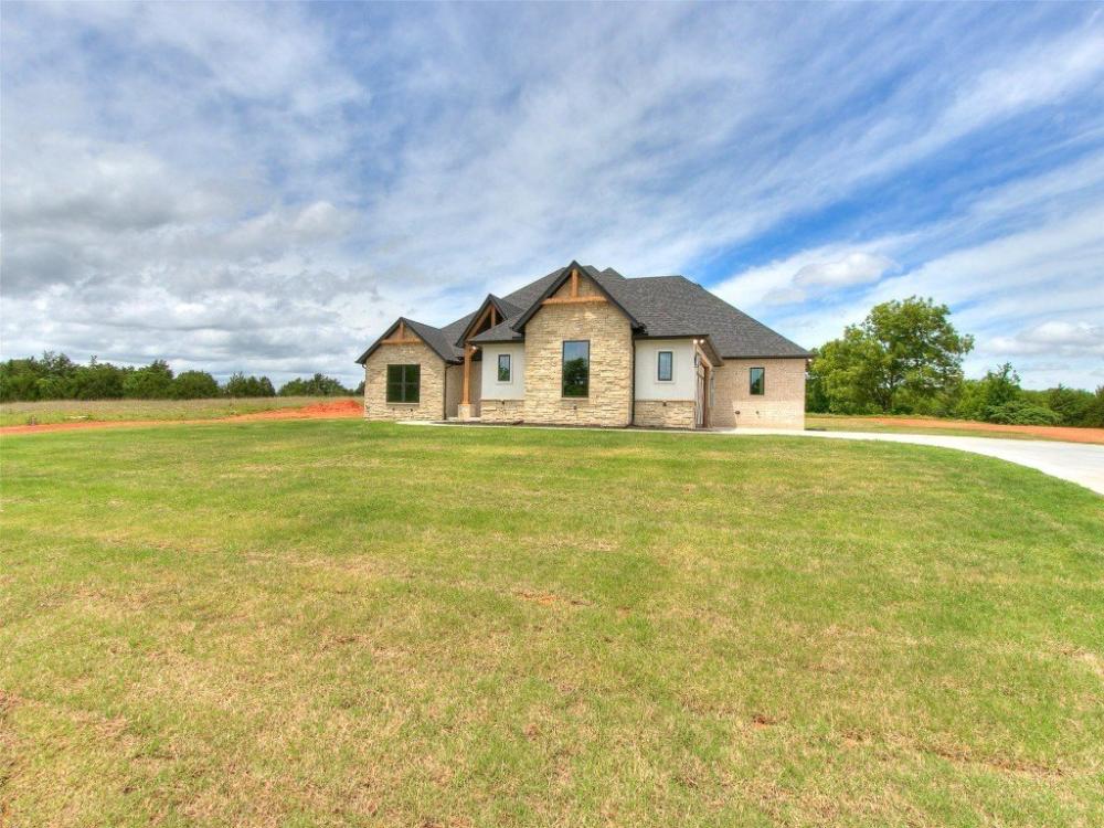 Currently Displayed Property Photo