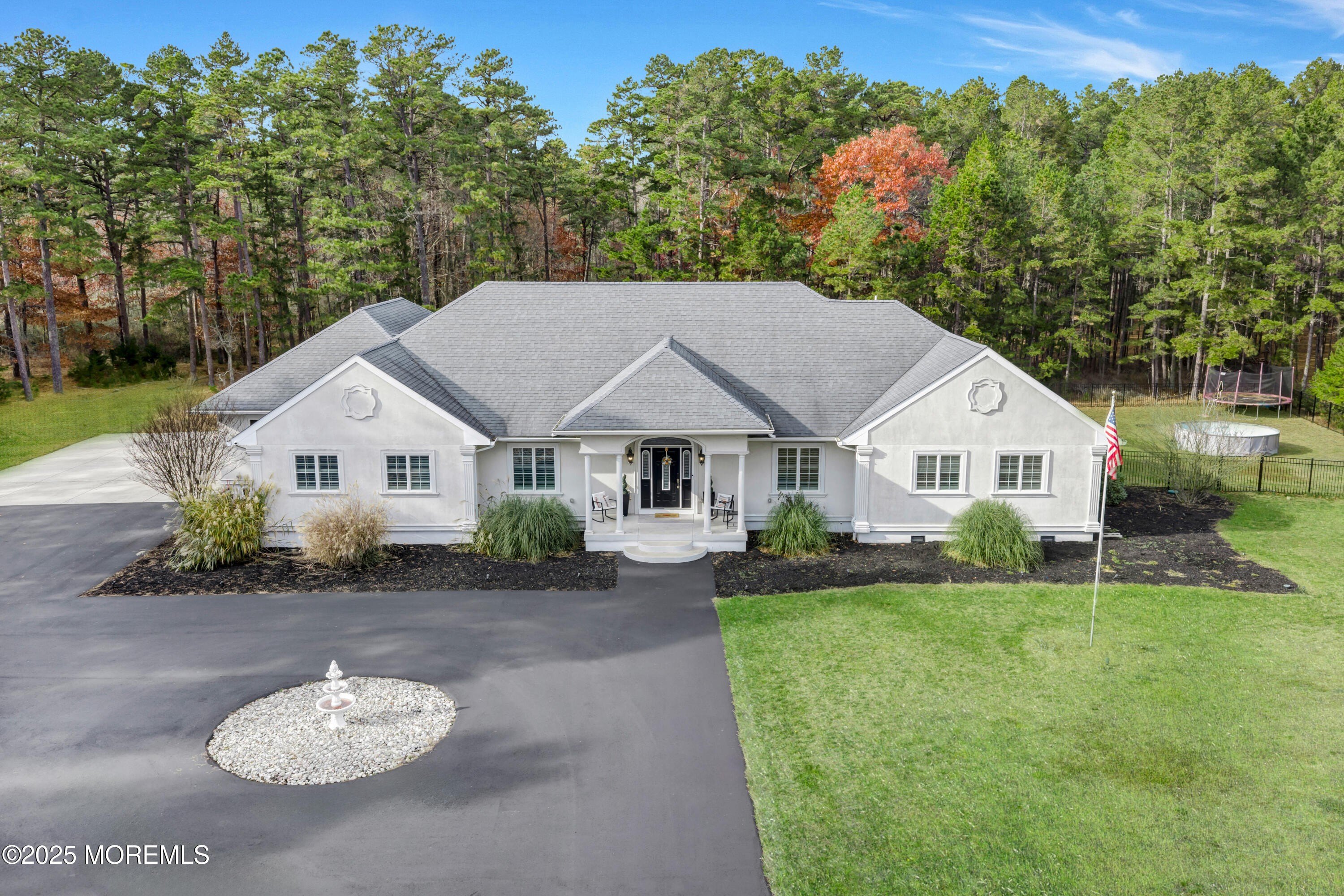 Currently Displayed Property Photo