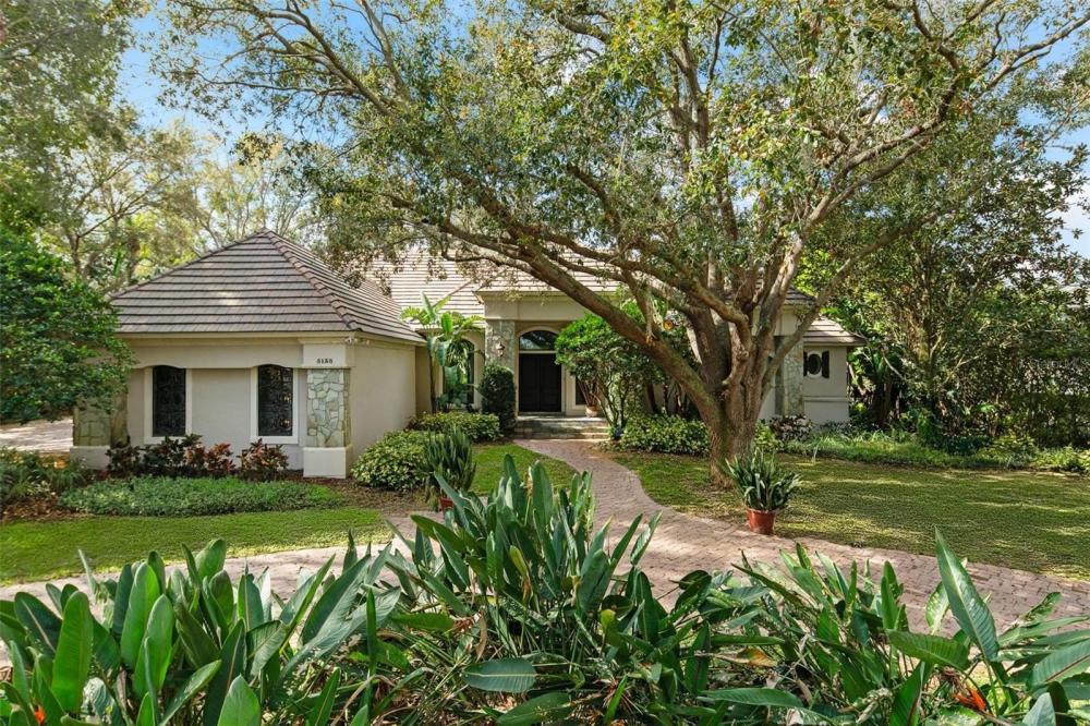 Currently Displayed Property Photo