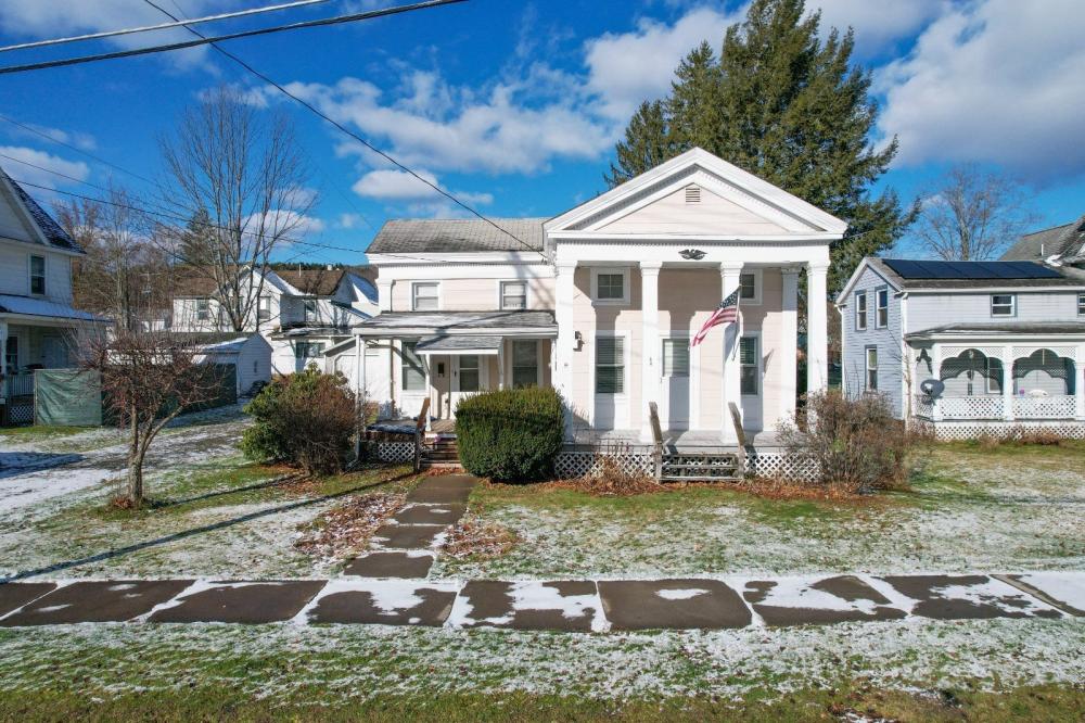 Currently Displayed Property Photo