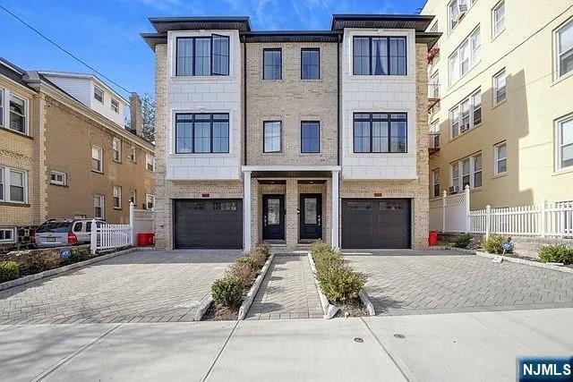 Currently Displayed Property Photo