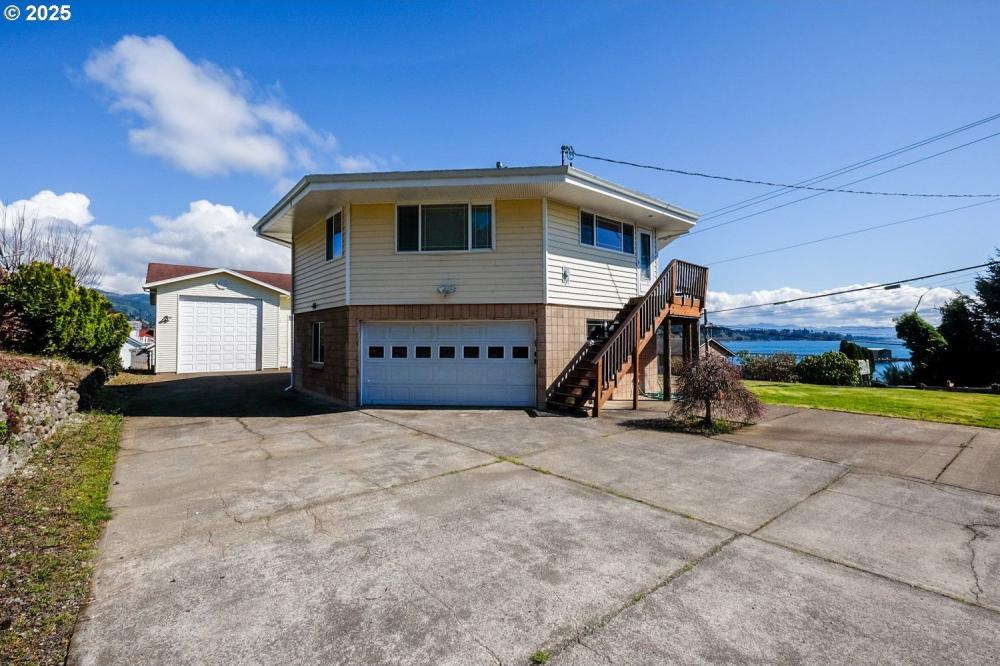 Currently Displayed Property Photo